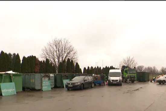 U Osijeku izbjegnuta katastrofa: Vatrogasci razbijali lokot da ugase vatru u reciklažnom dvorištu