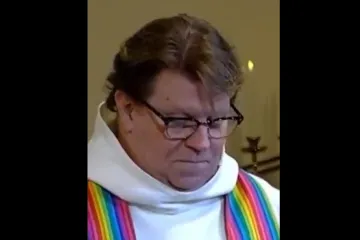 Pastor tijekom propovijedi objavio da mijenja spol: 'Prestajem se pretvarati'