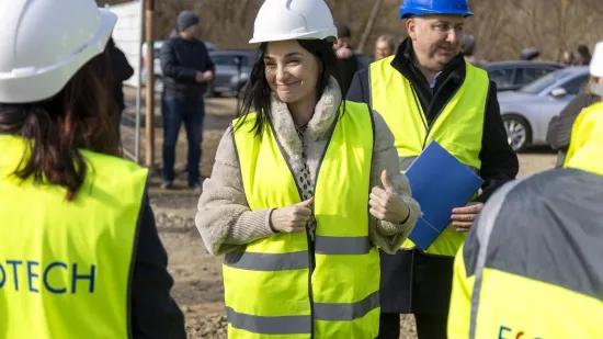 Od bundice na gradilištu do kožnjaka: Ovo su najbolja modna izdanja ministrice Vučković