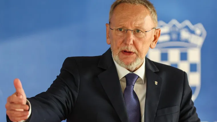 Božinović otkrio detalje napada na policajca u Splitu pa uputio apel: 'Nekome to može biti okidač'