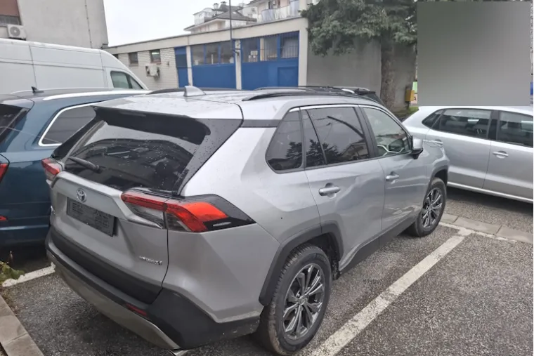 U Sesvetama pao dvojac zbog ove Toyote: Automobil ukrali u Italiji, digao se Interpol