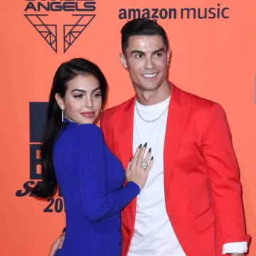 Georgina u crvenom bikiniju zapalila Instagram dok s Ronaldom uživa na odmoru