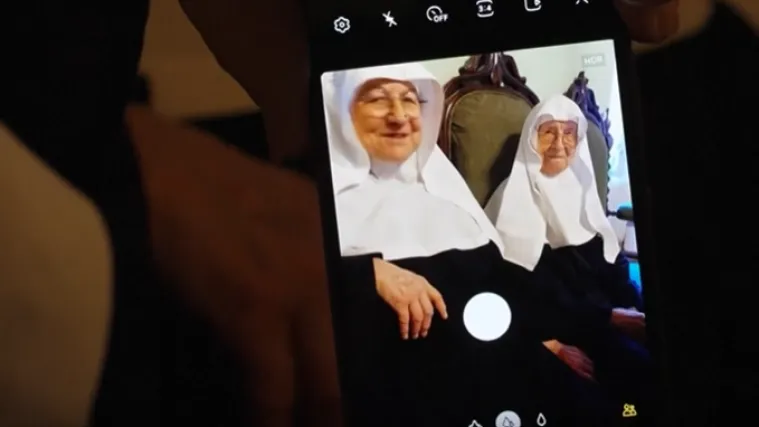 Vratile se odbjegle časne, ali ne žele se odreći Instagrama: 'Ne mogu nas ušutkati'