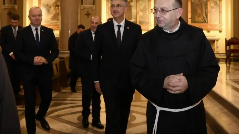 Plenković se sutra sastaje s papom, poznato je i što će mu pokloniti