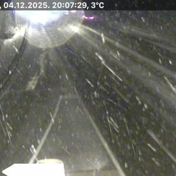 Snijeg zameo autocestu A1: HAK izdao upozorenje vozačima