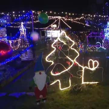 Zvonimir i Zlata pretvorili dvori&scaron;te u božićnu bajku: Tisuće lampica i ukrasa, a svi su dobrodo&scaron;li