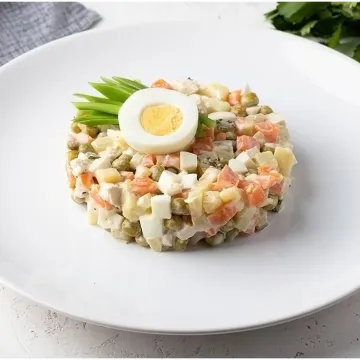 Neokrunjena kraljica blagdanskog stola: Donosimo provjerene recepte za francusku salatu