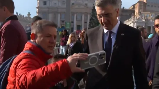 Ljudi okružili Plenkovića, padali selfieji u Vatikanu: 'Vi ste iz Brazila?'