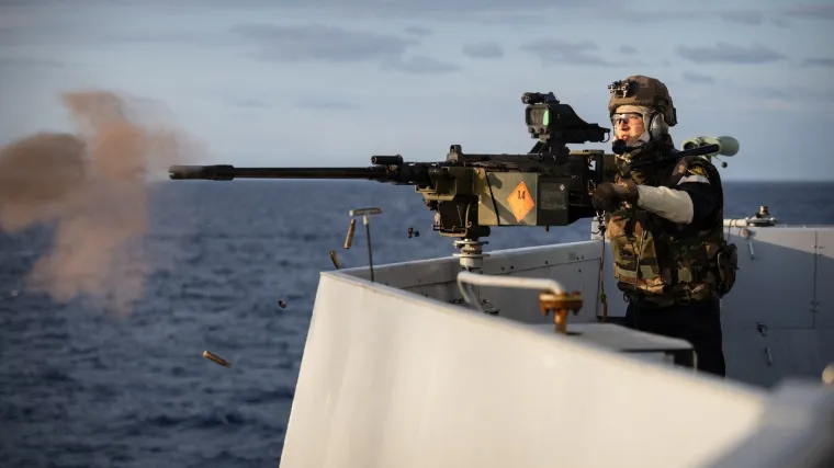 Panika u Francuskoj: Ratna mornarica pucala na dronove iznad nuklearne baze!