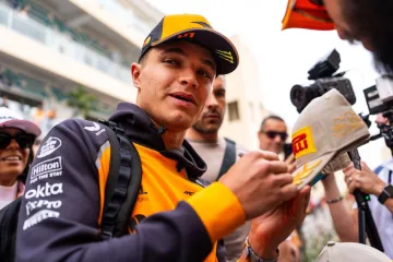 Lando izdominirao, odmah se pojavile prve iskre i potencijalne kontroverze