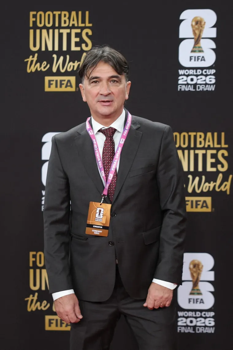 Nasmijana delegacija Hrvatske stigla na ždrijeb SP-a: Dalić obukao sretno odijelo