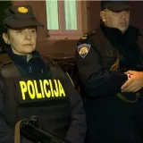 Duge cijevi na ulici, šokirani mještani otkrili stravične detalje: 'Htio sam je spasiti, ali...'