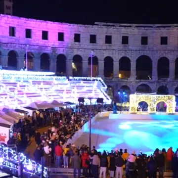 Pulska Arena postala veliko klizalište: 'Lokacija je zaista posebna'