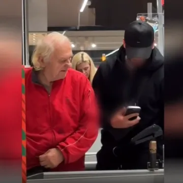 Mladić &scaron;okirao ljude, podmirio im &scaron;oping u dućanu: 'Kad sam ih vidio, uhvatio me grč'