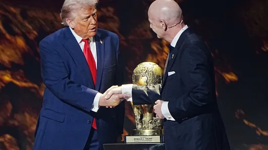 FIFA dala Trumpu svoju prvu ikada nagradu za mir, marinci donijeli trofej