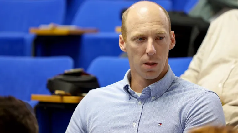 Pušten muškarac koji je pijan napao SDP-ovca. Nazvao ga 'komunjarom i smardom četničkim'