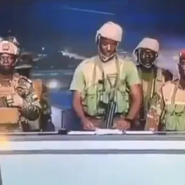 Vojni puč uživo pred kamerama, država u šoku: 'Svečano se obvezujemo...'