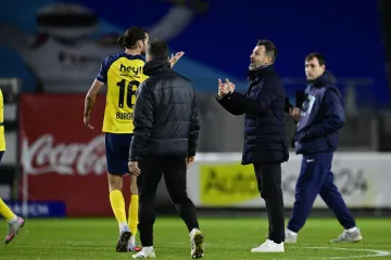 Bivši trener Hajduka svađa se sa sucima: 'Što rade? Piju i čekaju vikend?'