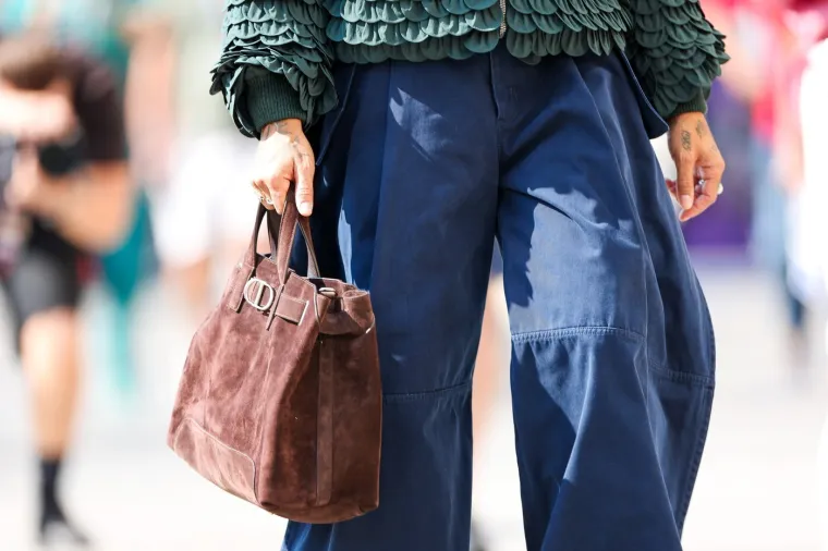 Što je ovo!? Hamilton se pojavio u posebnom outfitu i satu vrijednom više od milijun dolara