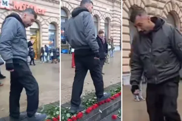 Odvratan čin u Zagrebu: Klečavac na Trgu gazio ruže postavljene za ubijene žene