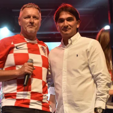Dalić s tribina pratio Thompsonov koncert pa se javio snimkom: 'Domoljublje, ljubav, vjera...'
