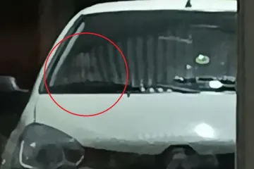 Ugledao duha u autu?! Kažu da je ovo najstra&scaron;niji video godine, mnogi u komentarima molili Oče na&scaron;