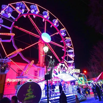 Zapeli na panoramskom kotaču, djeca su vrištala: 'Okretali su nas ručno, mic po mic!"