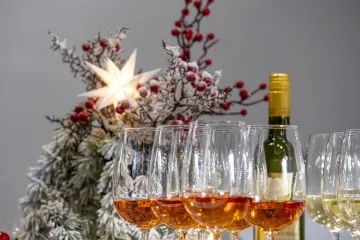 Stižu božićnice! Neki će isplatiti čak 600 eura, pogledajte tko je rekorder