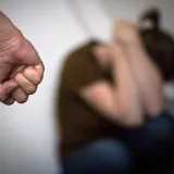 Teški napad u Vrbovcu: Muškarac (47) brutalno pretukao maloljetnicu u obiteljskoj kući