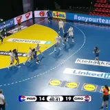 Scene kakve ne želimo gledati: Paragvajke ostale ležati nakon sudara, Hrvatska klupa u nevjerici