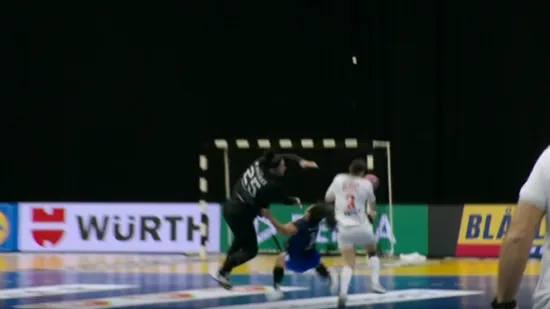 Scene kakve ne želimo gledati: Paragvajke ostale ležati nakon sudara, Hrvatska klupa u nevjerici