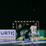 Scene kakve ne želimo gledati: Paragvajke ostale ležati nakon sudara, Hrvatska klupa u nevjerici