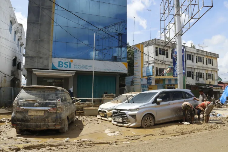 Apokaliptične scene: Poplave epskih razmjera odnijele skoro 1000 života, milijuni raseljeni