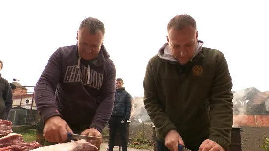 Slavonci rade punom parom, ministar toči čvarke, ali upozorenje stiže: Virus i dalje vreba