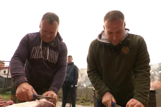 Slavonci rade punom parom, ministar toči čvarke, ali upozorenje stiže: Virus i dalje vreba