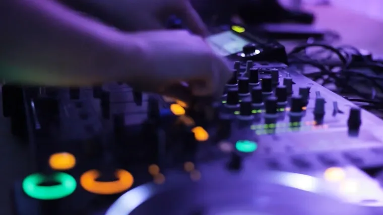 Dva kafića kažnjena zbog glasne glazbe i remećenja reda i mira