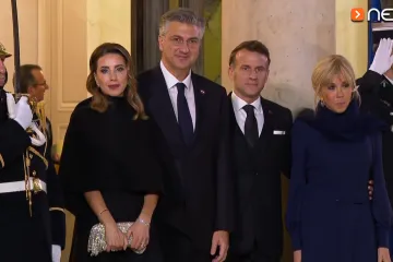 Plenković sa suprugom Anom stigao kod Macronovih: Pogledajte kako su ih dočekali