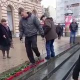 Dva dana, dva femicida, a zatim brutalnost na Trgu: Tko je muškarac koji je izgazio ruže?