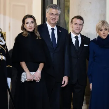 Ana Maslać Plenković izdominirala: Premijerova supruga Francuzima održala modnu lekciju