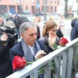 Zastupnici na ogradu Sabora postavili 39 ruža: 'Nećemo stati dok svaka žene ne bude sigurna'