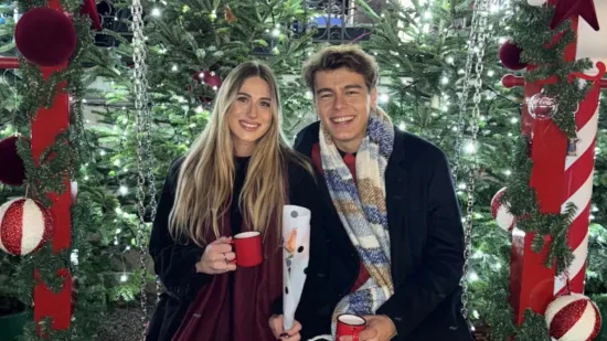 Zvijezda 'Divljih pčela' Ivan Barišić i zaručnica Monika uživali u adventskoj čaroliji Zagreba