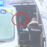 Ovo je lice ubojice: Pogledajte trenutak kada su Slovenci predali ubojicu iz Međimurja