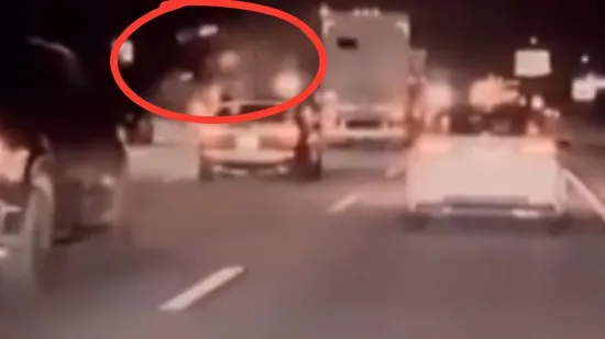 Šokantna snimka kamioneta kako leti u zraku: 'Ovo vidiš samo u filmovima'