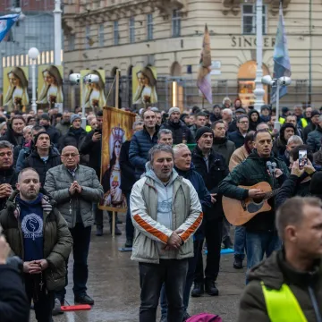 Peticiju protiv molitelja potpisalo više od 40.000 ljudi! Sarnavka za Direkt: 'Očito sam pogodila trenutak'