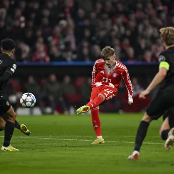 VAR poništio gol 17-godišnjeg Karla zbog milimetarskog zaleđa, evo što se dogodilo u Ligi prvaka