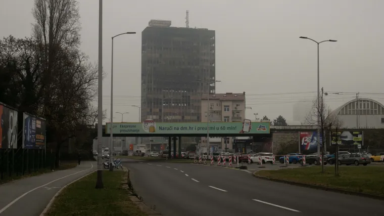 Nastao u poplavi pa nestao u plamenu: Vjesnikov neboder čeka posljednju presudu