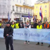 'Zašto nema peticije protiv migranata koji se klanjaju na Zrinjevcu?' Mooolim?!