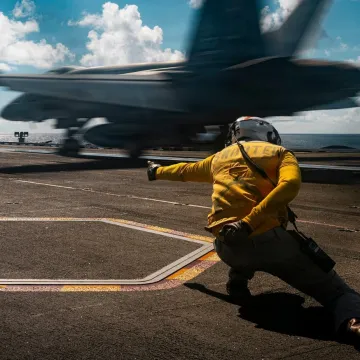 Izgleda li ovako početak rata? Moćna armada samo čeka na znak