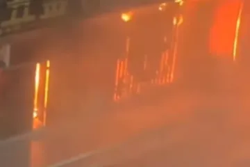 Stravičan požar stambene zgrade: Poginulo 12 ljudi, prizor užasava