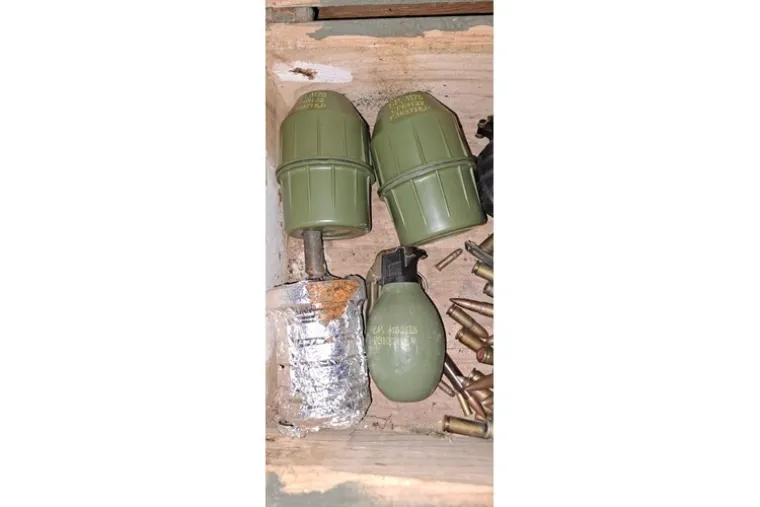 Hrvat policiji dragovoljno donio bombe i streljivo